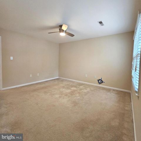 6413 FOUR OAKS LN, Burke, VA 22015