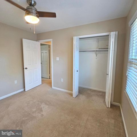 6413 FOUR OAKS LN, Burke, VA 22015