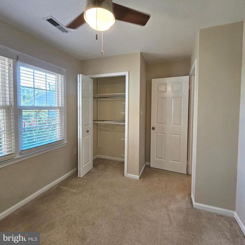 6413 FOUR OAKS LN, Burke, VA 22015