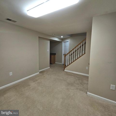 6413 FOUR OAKS LN, Burke, VA 22015