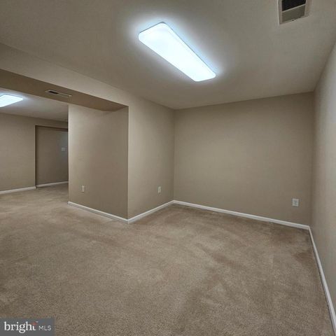 6413 FOUR OAKS LN, Burke, VA 22015