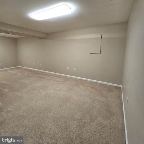 6413 FOUR OAKS LN, Burke, VA 22015