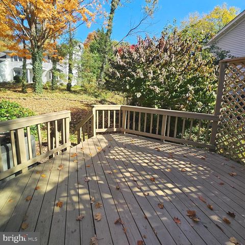 6413 FOUR OAKS LN, Burke, VA 22015