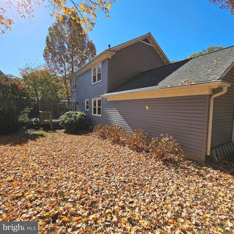 6413 FOUR OAKS LN, Burke, VA 22015