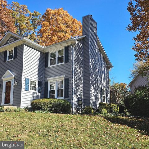 6413 FOUR OAKS LN, Burke, VA 22015