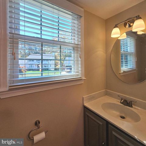 6413 FOUR OAKS LN, Burke, VA 22015