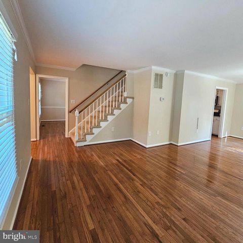 6413 FOUR OAKS LN, Burke, VA 22015