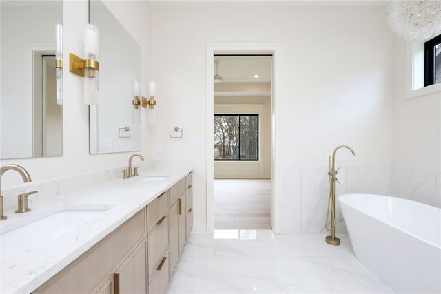 605 Pelican Drive, Polk City, IA 50226