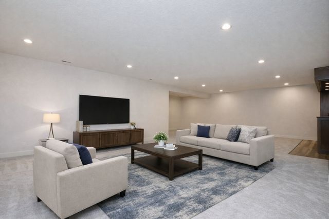 605 Pelican Drive, Polk City, IA 50226