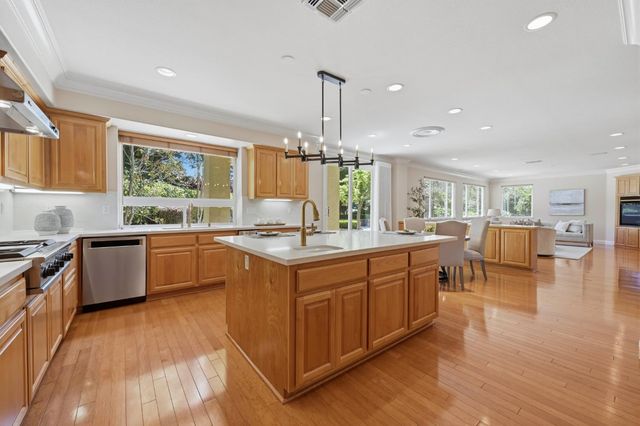 2228 Belvedere Cir, Roseville, CA 95678