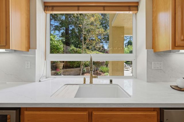 2228 Belvedere Cir, Roseville, CA 95678