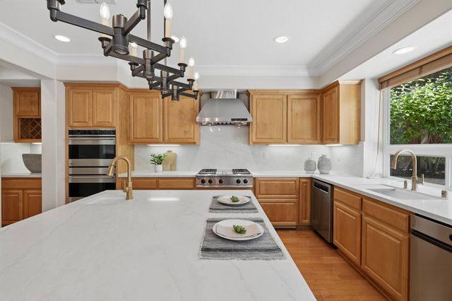 2228 Belvedere Cir, Roseville, CA 95678