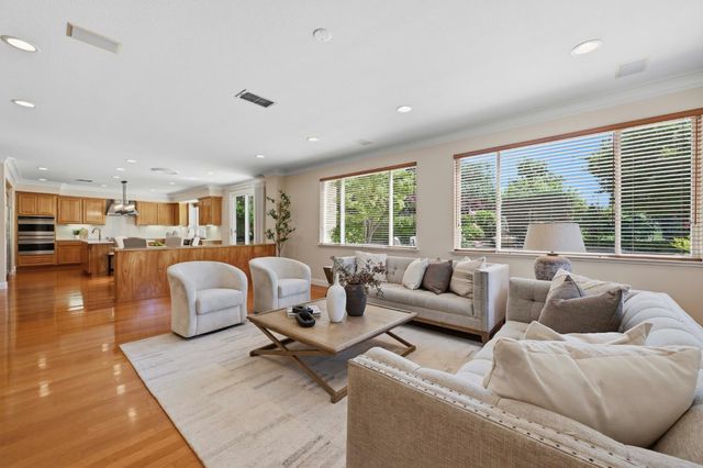 2228 Belvedere Cir, Roseville, CA 95678