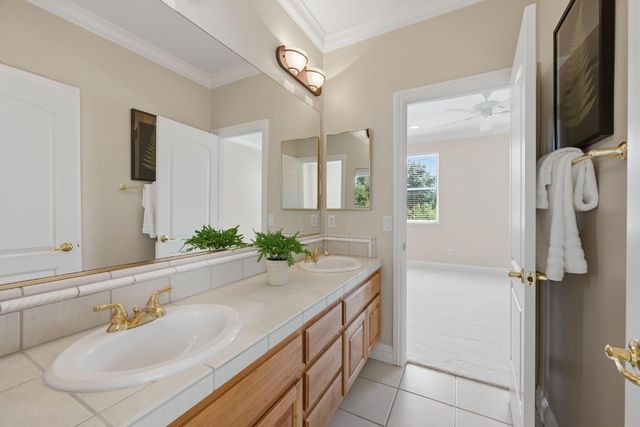 2228 Belvedere Cir, Roseville, CA 95678