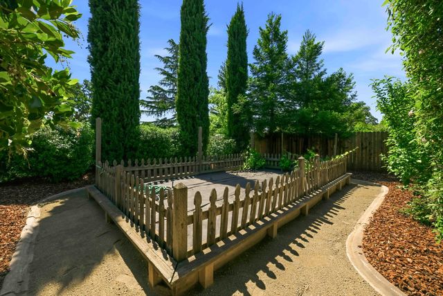 2228 Belvedere Cir, Roseville, CA 95678