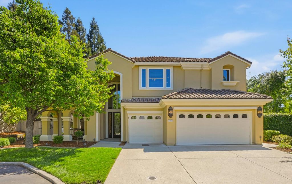 2228 Belvedere Cir, Roseville, CA 95678