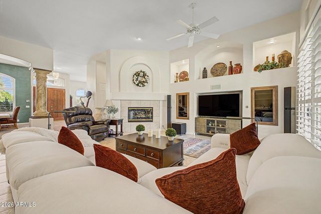 1050 N KRISTIN Lane, Chandler, AZ 85226