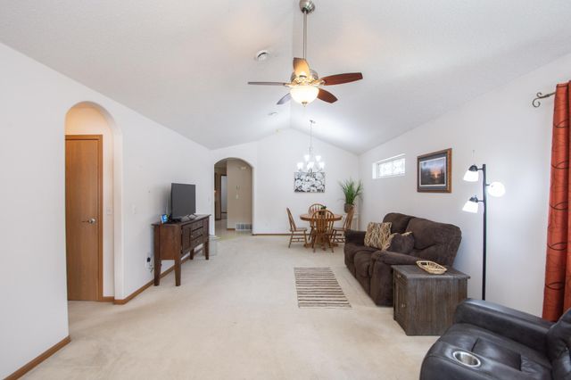 845 12th Avenue W, West Fargo, ND 58078