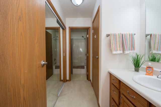 845 12th Avenue W, West Fargo, ND 58078