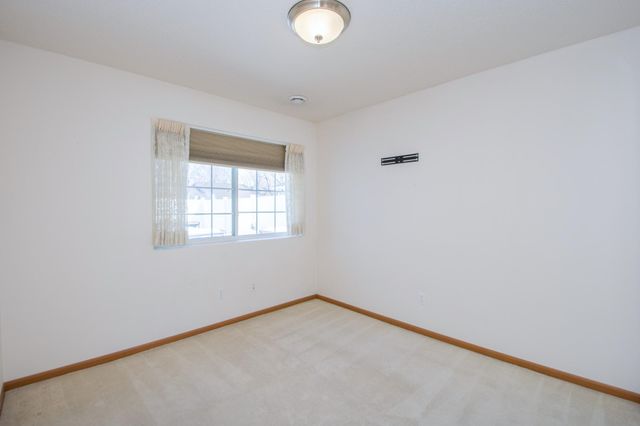 845 12th Avenue W, West Fargo, ND 58078