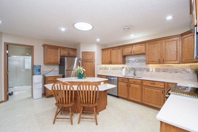 845 12th Avenue W, West Fargo, ND 58078