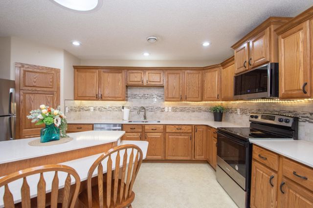 845 12th Avenue W, West Fargo, ND 58078