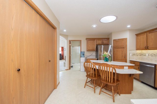 845 12th Avenue W, West Fargo, ND 58078