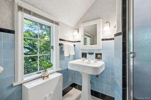 144 N Chatsworth Avenue, Larchmont, NY 10538
