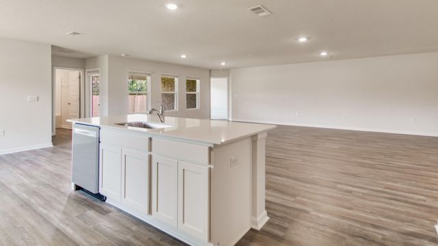 5749 Dearing Street, Crestview, FL 32539
