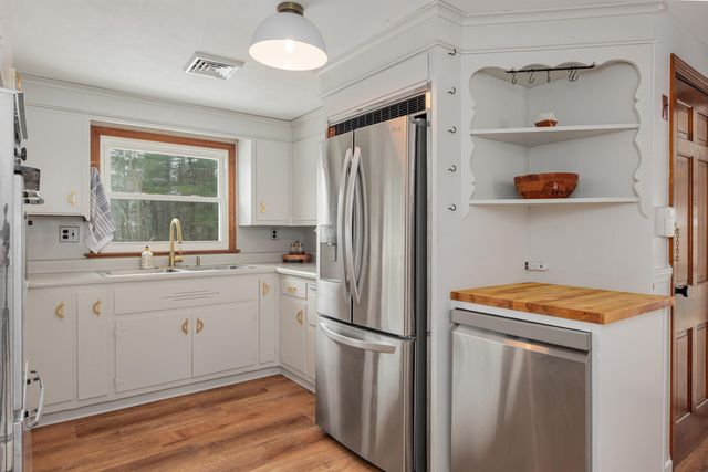 5 Maple Avenue, Atkinson, NH 03811