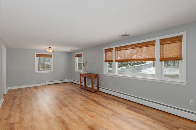 5 Maple Avenue, Atkinson, NH 03811