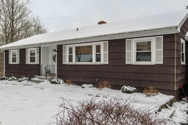 5 Maple Avenue, Atkinson, NH 03811