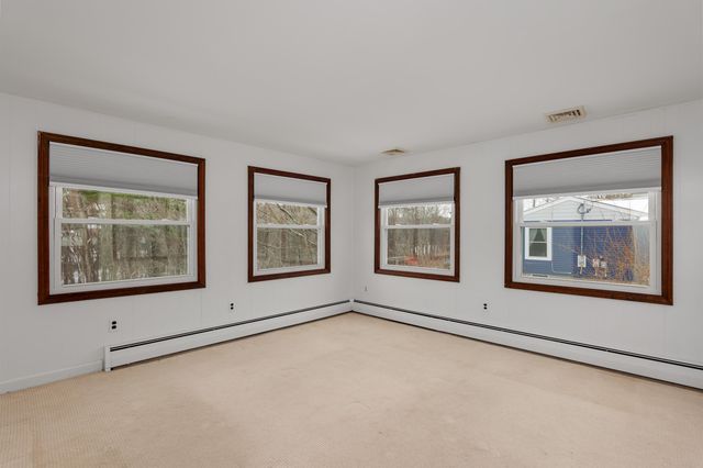 5 Maple Avenue, Atkinson, NH 03811