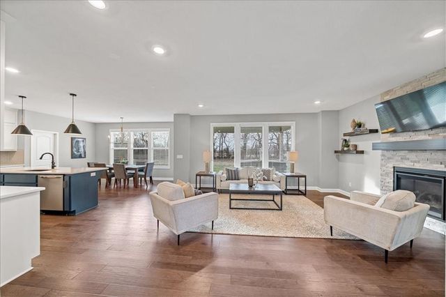 19004 Skyview Lane, Spring Hill, KS 66083