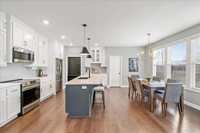 19004 Skyview Lane, Spring Hill, KS 66083