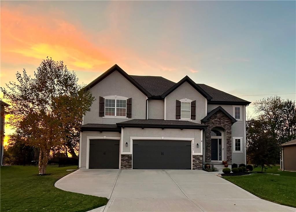 19004 Skyview Lane, Spring Hill, KS 66083