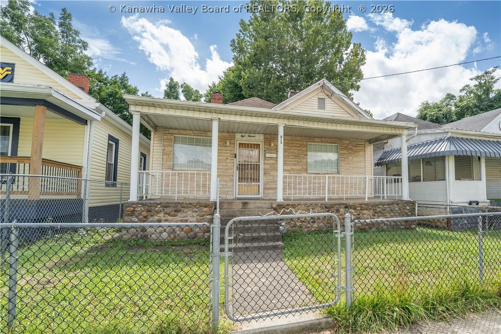 813 7th Street, Charleston, WV 25302