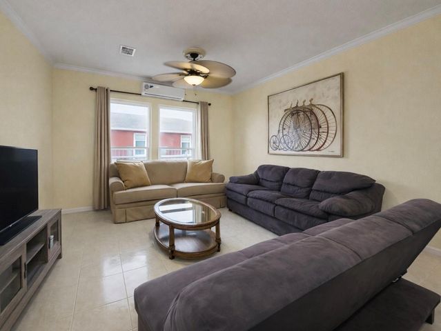 1111 Mabry Road, Gilchrist, TX 77617