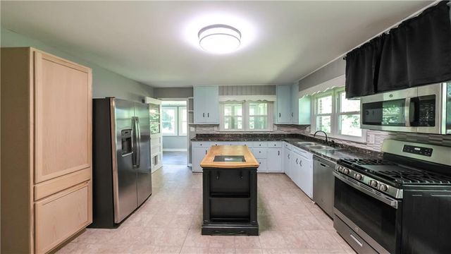 2986 Hilltop Dr, Buchanan, GA 30113