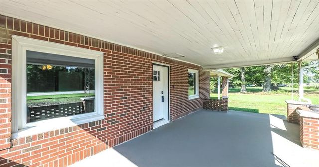 2986 Hilltop Dr, Buchanan, GA 30113