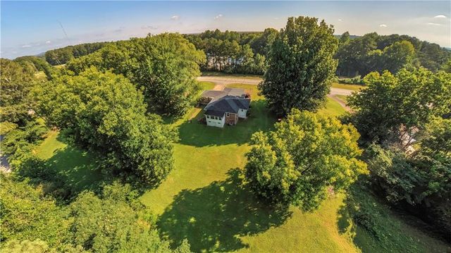 2986 Hilltop Dr, Buchanan, GA 30113