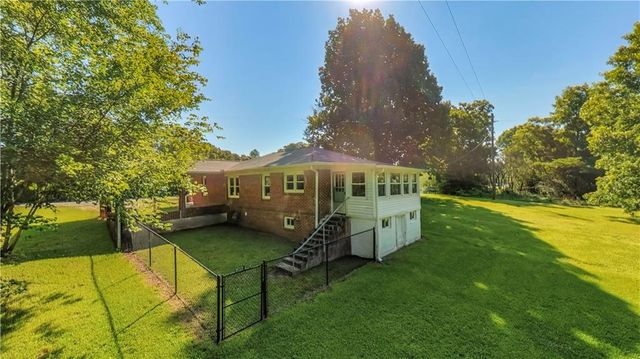2986 Hilltop Dr, Buchanan, GA 30113