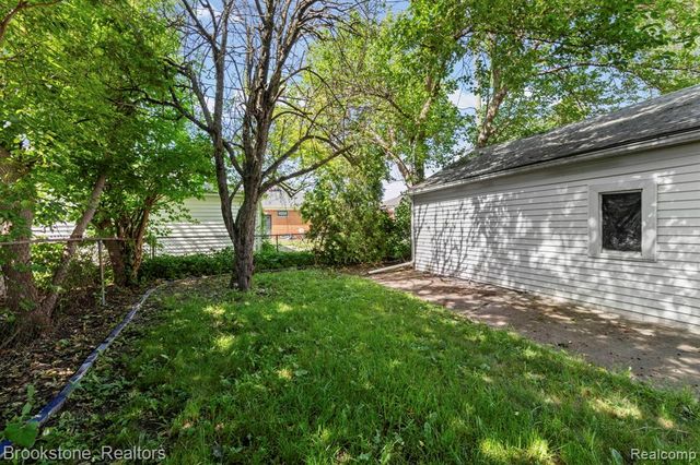 18099 Rosetta Avenue, Eastpointe, MI 48021