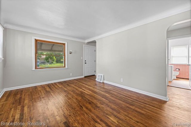 18099 Rosetta Avenue, Eastpointe, MI 48021