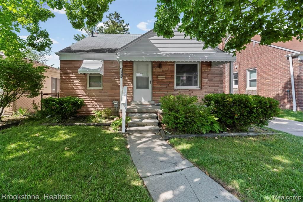 18099 Rosetta Avenue, Eastpointe, MI 48021