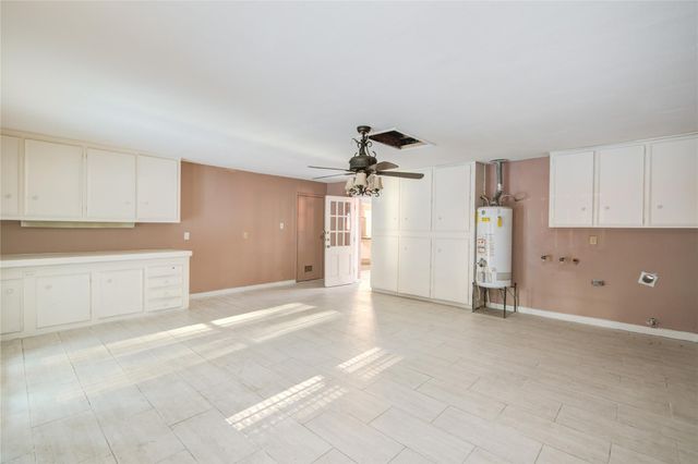 902 Ashford Parkway Parkway, Houston, TX 77077