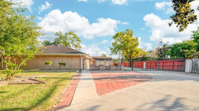 902 Ashford Parkway Parkway, Houston, TX 77077