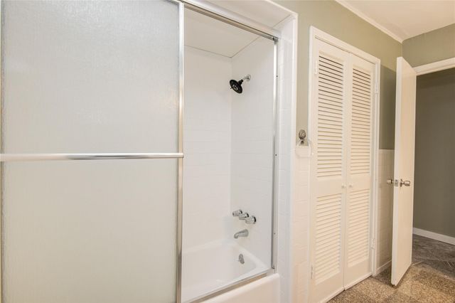 902 Ashford Parkway Parkway, Houston, TX 77077