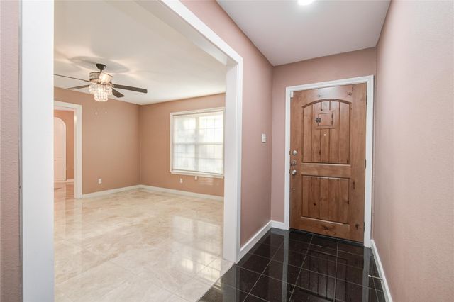 902 Ashford Parkway Parkway, Houston, TX 77077