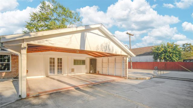 902 Ashford Parkway Parkway, Houston, TX 77077